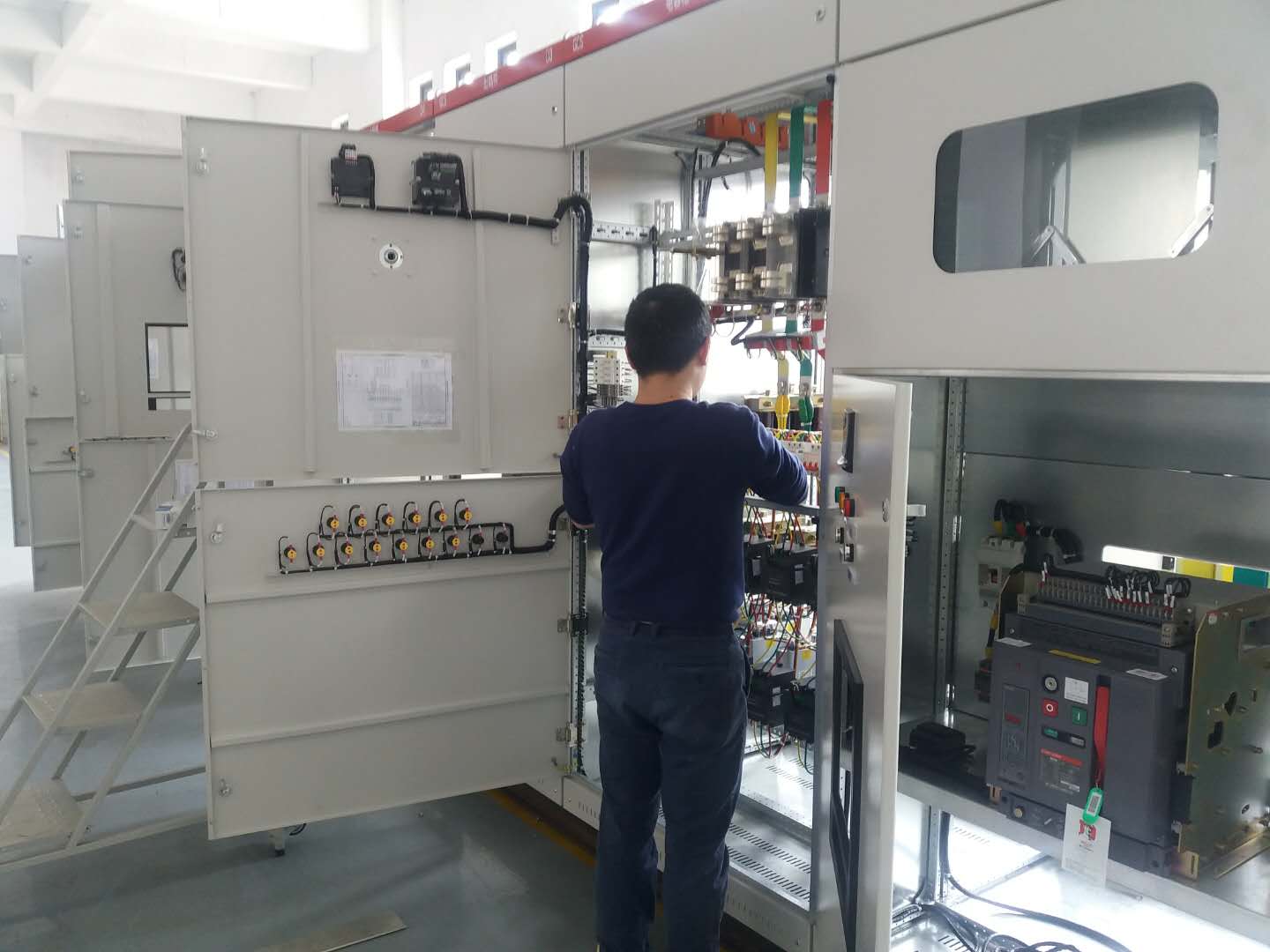 組裝現(xiàn)場(chǎng)